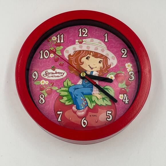 Strawberry Shortcake 6.5" Round Wall Clock Pink Red American Greetings NIB - Picture 2 of 4